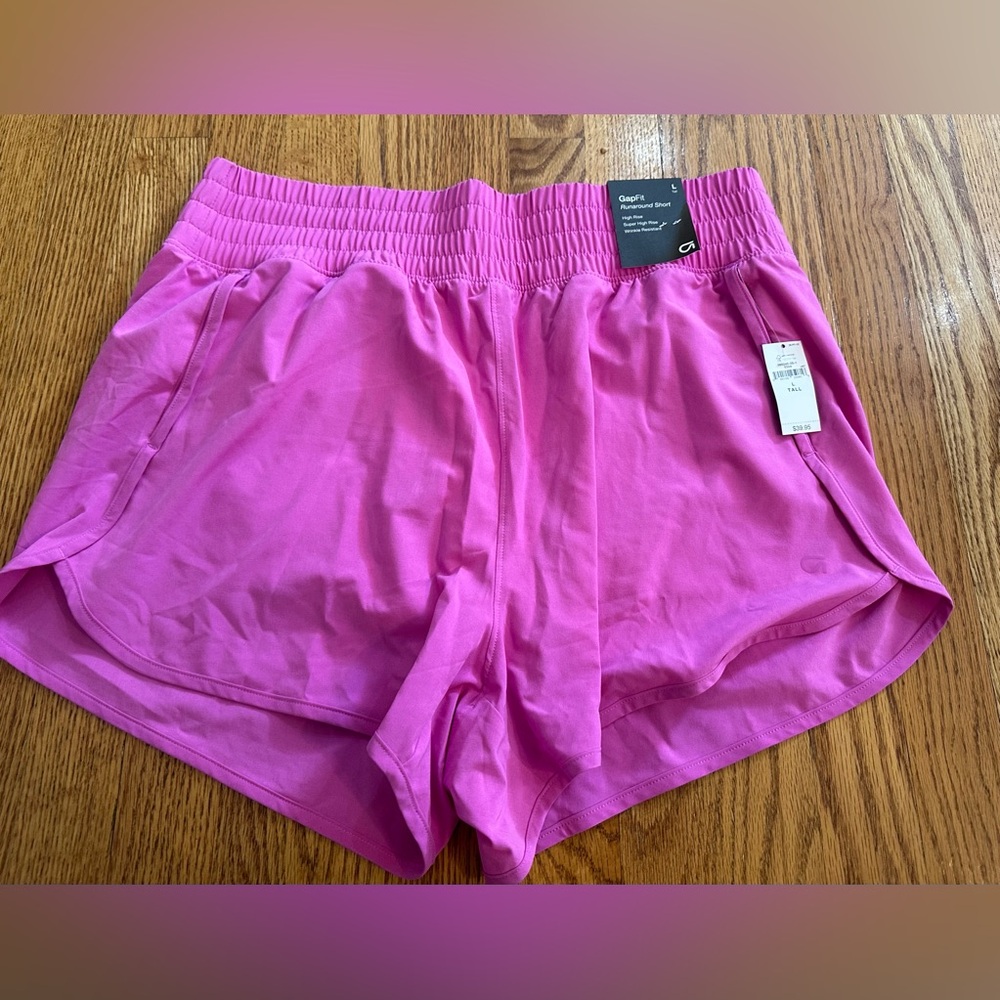 Gap fit NWT large athletic shorts